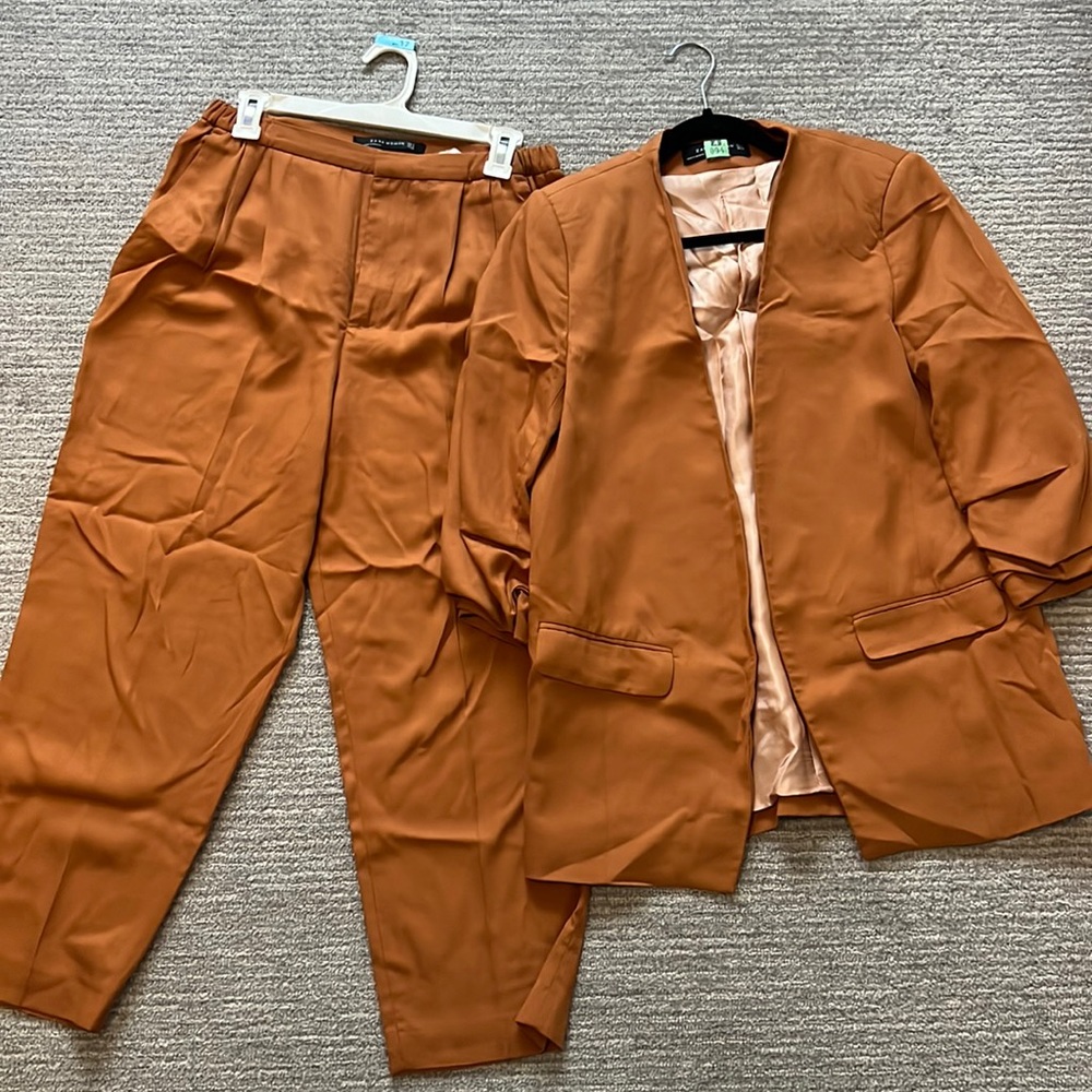 zara suit